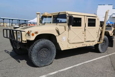 M1165a1 özel operasyonlar yüksek hareketlilik, çok amaçlı tekerlekli araç