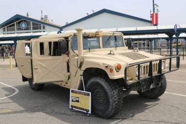 M1165a1 özel operasyonlar yüksek hareketlilik, çok amaçlı tekerlekli araç