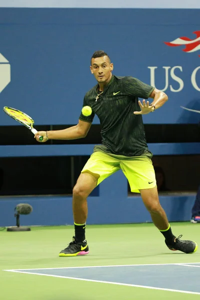 Tennisprofi nick kyrgios of australia in Aktion während seines 3. Matches bei den us open 2016 — Stockfoto