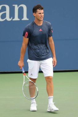 Profesyonel tenis oyuncusu Dominic Thiem Avusturya eylem bize açık 2016 sırasında ikinci tur maç 