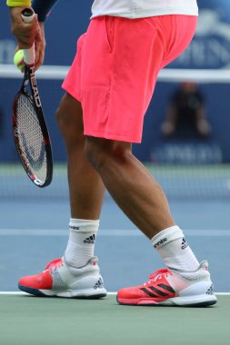  Profesyonel tenis oyuncusu Fernando Verdasco İspanya'nın bize açık 2016 maç sırasında özel Adidas Tenis ayakkabı giymiyor