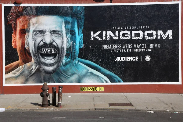 An AT&T original series Kingdom premiere advertising — Stock Photo, Image