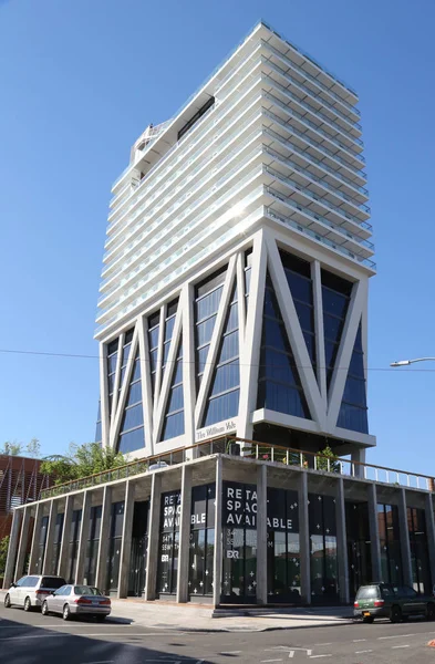 The newest independent hotel The William Vale in Williamsburg section in Brooklyn — Stock Photo, Image