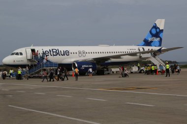 JetBlue uçakta asfalt Maurice Bishop Uluslararası Havalimanı Grenada