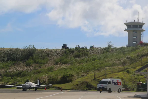 Légi irányító torony Maurice Bishop International Airport Grenadában — Stock Fotó