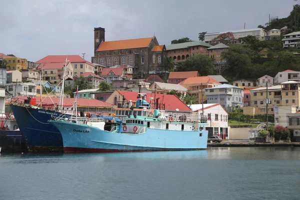 Fiskebåtar i St George's Marina, Grenada — Stockfoto