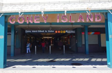 Coney Island - Stillwell Avenue Metro İstasyonu'na Coney Island