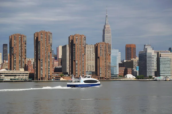 Skyline von Midtown Manhattan — Stockfoto