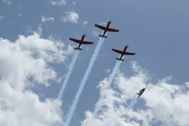 İsrail'in yıllık Bağımsızlık günü kutlamaları sırasında İsrail Hava Kuvvetleri akrobasi ekibi