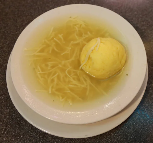 Matzah ball soup served in New York Deli — Stock Photo, Image