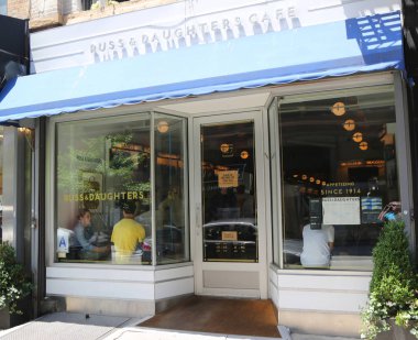  Ünlü Russ ve aşağı Doğu Yakası kızları Cafe