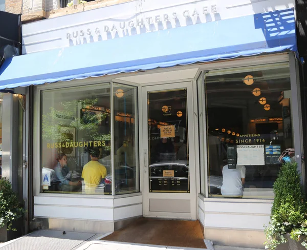 Famous Russ & Daughters Cafe in Lower East Side — Stock Photo, Image