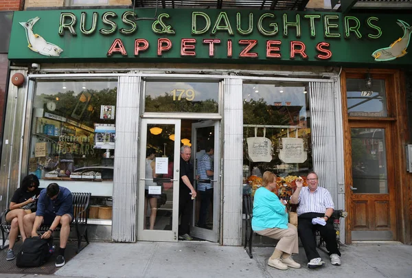 Ünlü Russ ve kızları iştah açıcı mağazası Lower East Side 1914'te açıldı — Stok fotoğraf