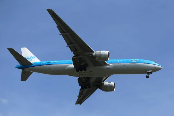 KLM Boeing 777 New York Jfk Uluslararası Havaalanı'nda iniş için azalan — Stok fotoğraf
