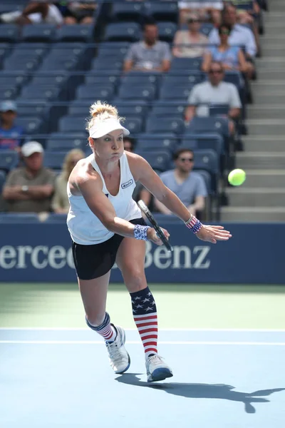 US Open 2016 donne raddoppia campionessa Bethanie Mattek-Sands degli Stati Uniti in azione durante la partita finale — Foto Stock