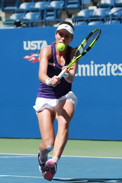 Professionele tennisspeelster Johanna Konta van Groot-Brittannië in actie tijdens haar ons Open 2016 ronde vier overeenkomen met — Stockfoto