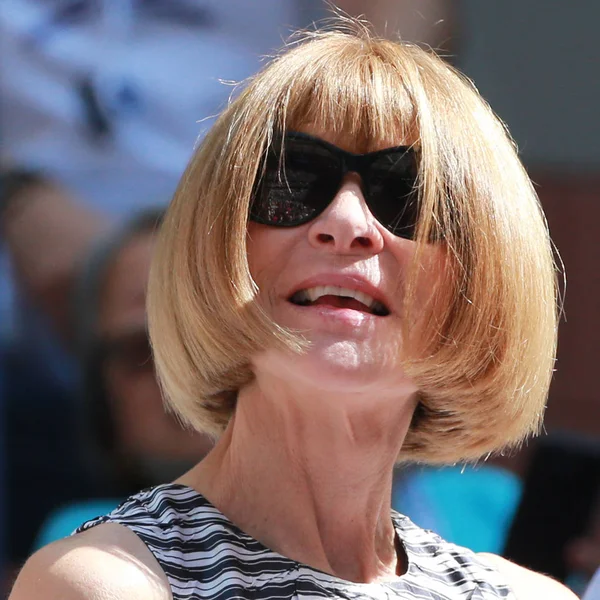 Chefredaktör för Vogue magazine Anna Wintour sköter oss Open 2016 match — Stockfoto