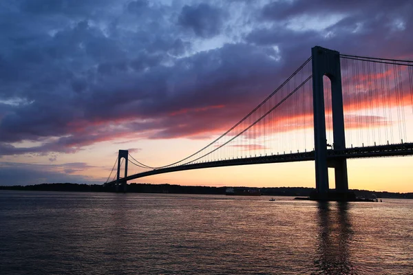 Most Verrazano při západu slunce v new Yorku — Stock fotografie