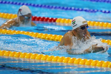 Kadınlar 100 m Sırtüstü Final Rio 2016 Olimpiyat Oyunları Olimpiyat Şampiyonu Katinka Hosszu Macaristan yarışıyor