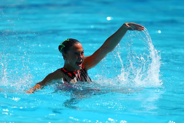 Die Slowakin Nada Daabousova und jana labathova messen sich bei den Olympischen Sommerspielen 2016 im Synchronschwimmen im freien Vorlauf — Stockfoto
