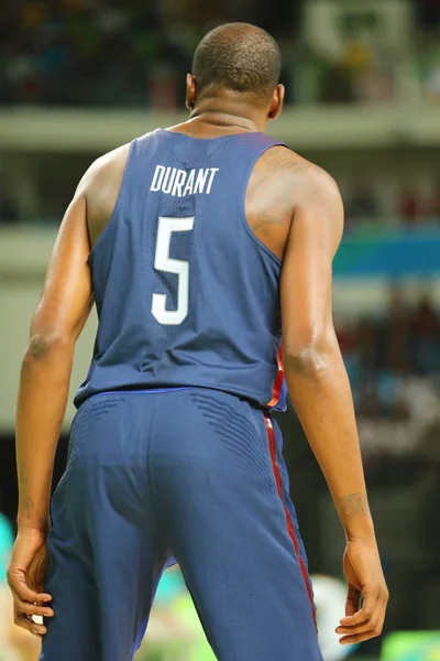 Kevin Durant, champion olympique de l "équipe américaine en action au match de basket-ball du groupe A entre l" équipe américaine et l'Australie des Jeux Olympiques de Rio 2016 — Photo