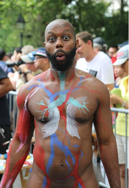 Artistas pintam 100 modelos totalmente nus de todas as formas e tamanhos durante o 4th NYC Body Painting Day — Fotografia de Stock