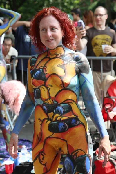 Sanatçılar tüm şekil ve büyüklükte 100 tam çıplak modeller 4 Nyc vücut boyama gündüz boyama