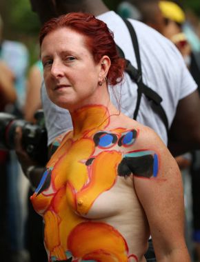 Sanatçılar tüm şekil ve büyüklükte 100 tam çıplak modeller 4 Nyc vücut boyama gündüz boyama