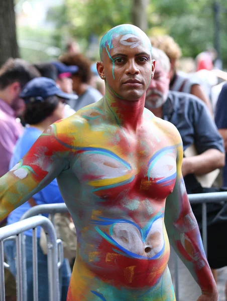 Artists paint 100 fully nude models of all shapes and sizes during 4th NYC Body Painting Day — Stock Photo, Image