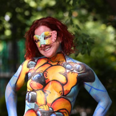 Sanatçılar tüm şekil ve büyüklükte 100 tam çıplak modeller 4 Nyc vücut boyama gündüz boyama