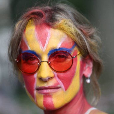 Sanatçılar tüm şekil ve büyüklükte 100 tam çıplak modeller 4 Nyc vücut boyama gündüz boyama