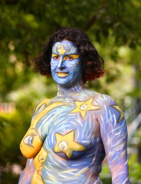 Sanatçılar tüm şekil ve büyüklükte 100 tam çıplak modeller 4 Nyc vücut boyama gündüz boyama