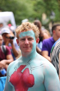 Sanatçılar tüm şekil ve büyüklükte 100 tam çıplak modeller 4 Nyc vücut boyama gündüz boyama