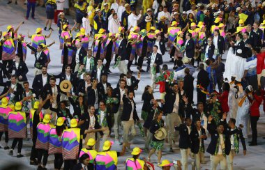 Olimpiyat takımı Brezilya Rio 2016 Olimpiyatları açılış töreni Maracana Stadı nda Rio de Janeiro içine yürüdü  