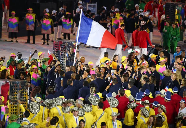 Olympiske hold Frankrig marcherede ind i Rio 2016 Olympiske Lege åbningsceremoni på Maracana Stadium i Rio de Janeiro - Stock-foto