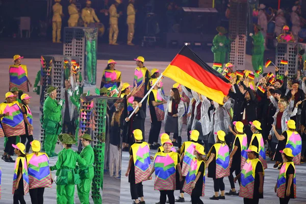 德国奥运代表团步入开幕式在里约热内卢马拉卡纳大球场里约热内卢 2016 年奥运会 — 图库照片