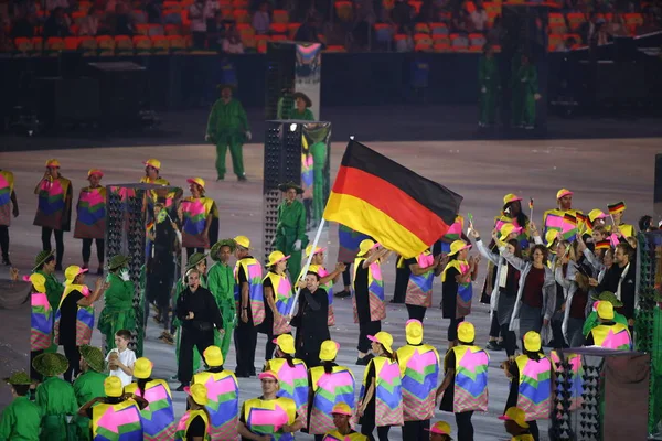 Equipo olímpico Alemania marchó en la ceremonia de apertura de los Juegos Olímpicos de Río 2016 en el estadio Maracana en Río de Janeiro — Foto de Stock
