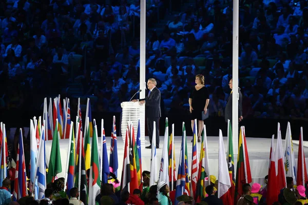 リオ 2016年の夏のオリンピック大会の開会式の間にリオデジャネイロのオリンピック スタジアムでの国際オリンピック委員会トーマス ・ バッハの大統領 — ストック写真