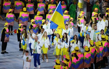Ukrayna Olimpiyat takımı Rio 2016 Olimpiyatları açılış töreni Maracana Stadı nda Rio de Janeiro içine yürüdü 