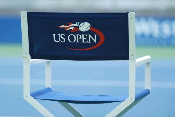 Arthur Ashe Stadium på den Billie Jean King National Tennis Center redo för Us Open turneringen i New York — Stockfoto