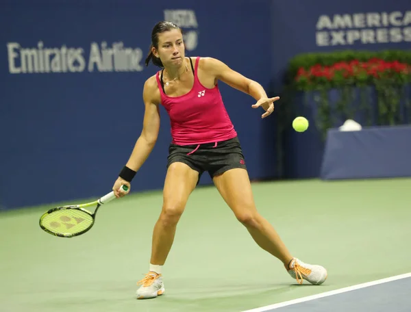 La joueuse de tennis professionnelle Anastasija Sevastova de Lettonie en action lors de son match quart de finale US Open 2016 — Photo