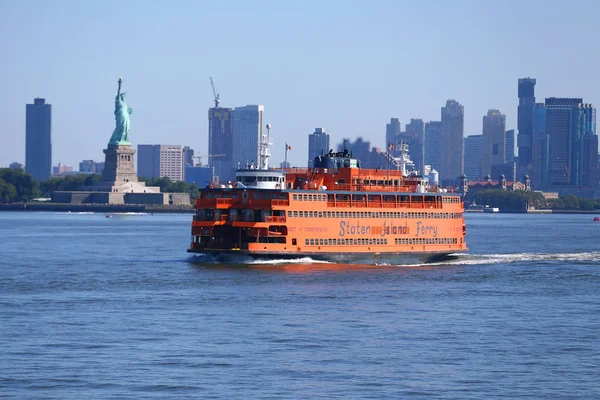 Staten island ferry in de haven van new york — Stockfoto
