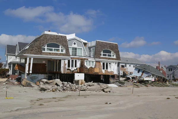 Förstörde strandhus fyra månader efter orkanen sandy — Stockfoto