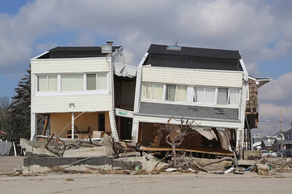 Destroyed beach house four months after Hurricane Sandy — Stock Photo, Image