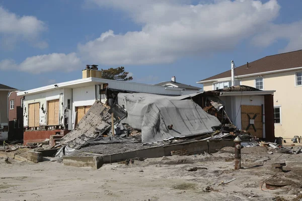 Destroyed beach house four months after Hurricane Sandy — Stock Photo, Image