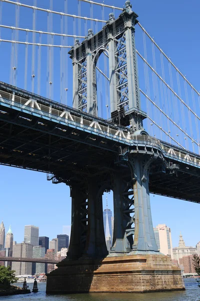 Berömda Manhattan bridge — Stockfoto