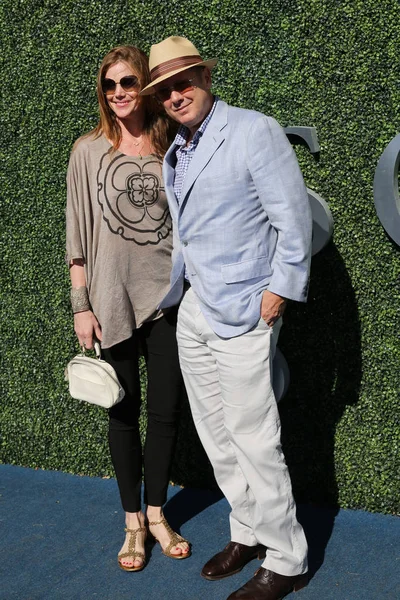 L'acteur américain James Spader avec sa femme Leslie Stefanson au tapis rouge avant le match final masculin de l'US Open 2016 — Photo