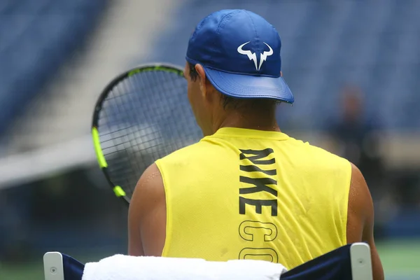 Quinze fois champion du Grand Chelem Rafael Nadal d'Espagne s'entraîne pour l'US Open 2017 — Photo