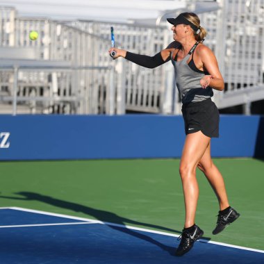 Beş kez Grand Slam şampiyonu Maria Sharapova Rusya Federasyonu bize açık 2017 için uygulamalar