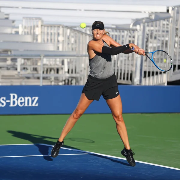 Cinque volte campione del Grande Slam Maria Sharapova delle prove della Federazione Russa per US Open 2017 — Foto Stock